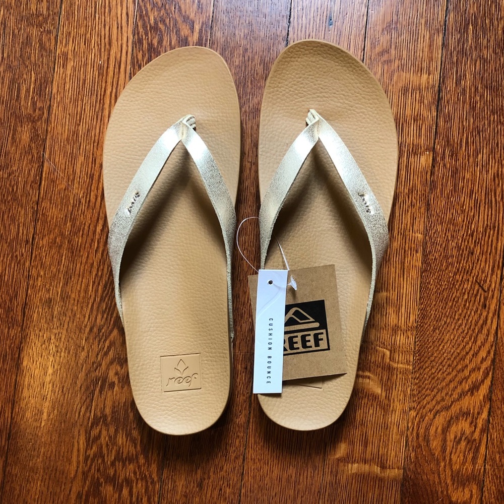 Reef cushion court flip flops